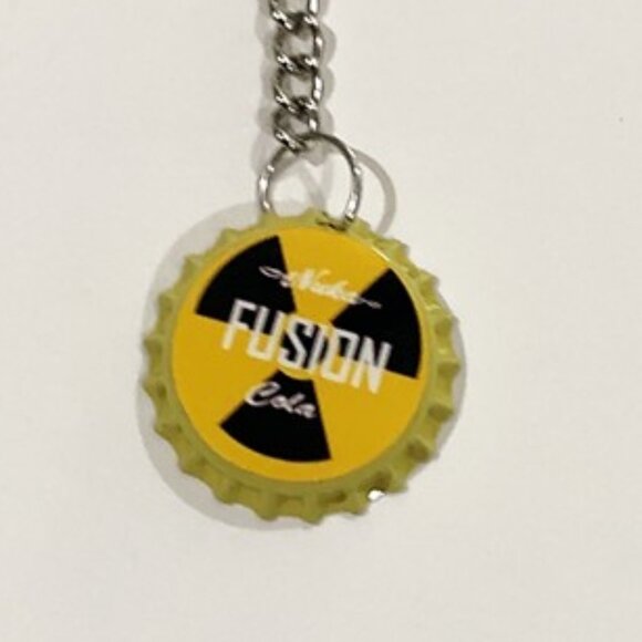 Fallout 4 Nuka Cola Fusion Cap Keychain - 3.5inch Gaming Keychain - Picture 4 of 7